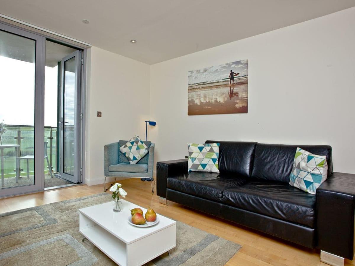 Apartment 32 Zinc