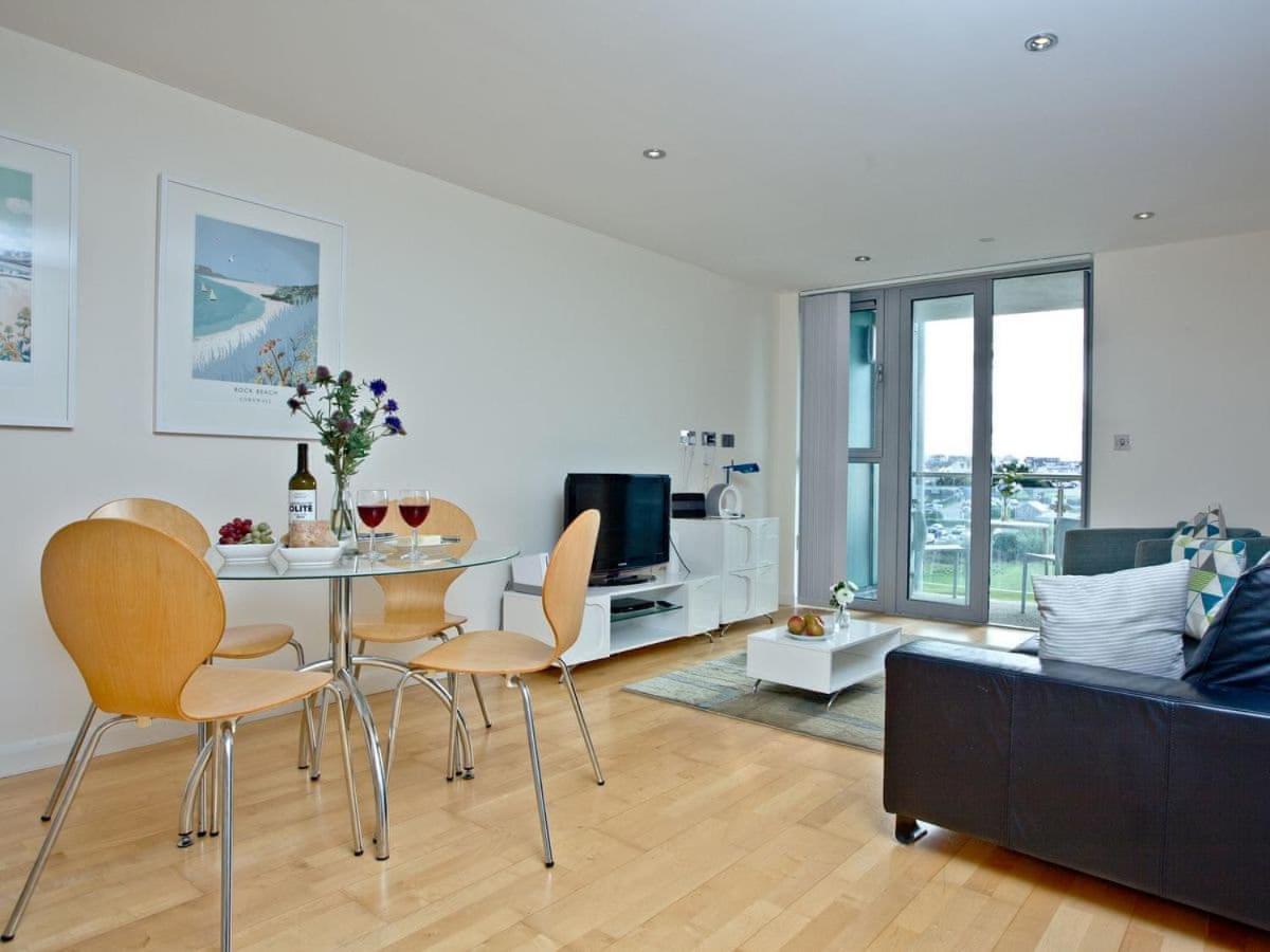 32 Zinc Apartment