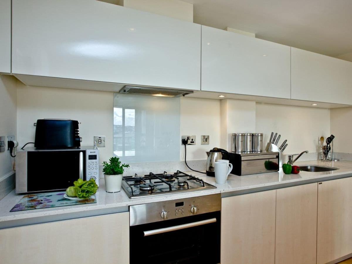 Apartment 32 Zinc *